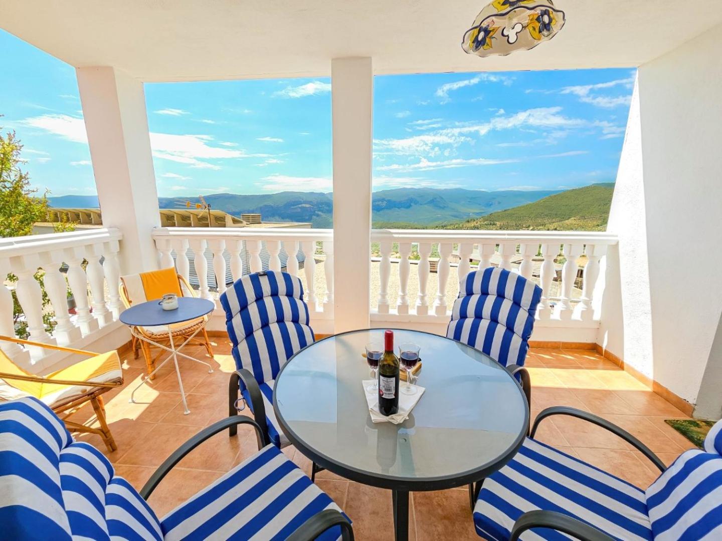 Vila Casa Lourdes Yeste Exteriér fotografie